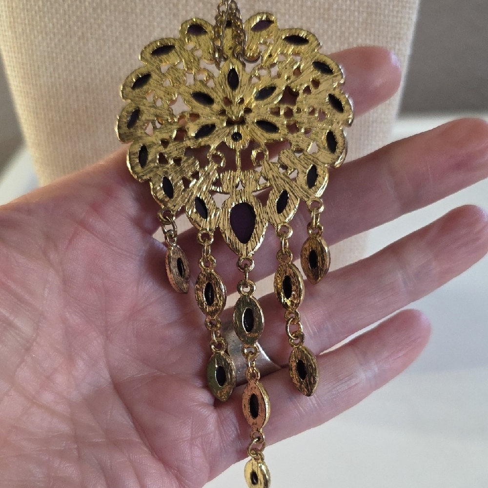 Vintage-style Gold-tone And Purple Cascading Rhinestone Pendant - Picture 5 of 6